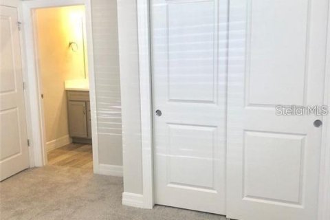 Townhouse in Orlando, Florida 3 bedrooms, 195.09 sq.m. № 2117247 - photo 5