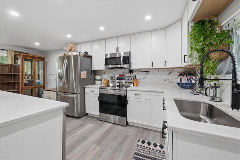 Villa ou maison à vendre à Keystone Heights, Floride: 4 chambres, 301.75 m2 № 2330853 - photo 20