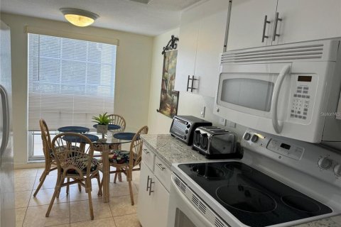 Condo in Sarasota, Florida, 2 bedrooms  № 2201874 - photo 11