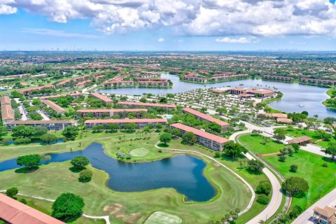 Condo in Pembroke Pines, Florida, 1 bedroom № 2020359 - photo 14