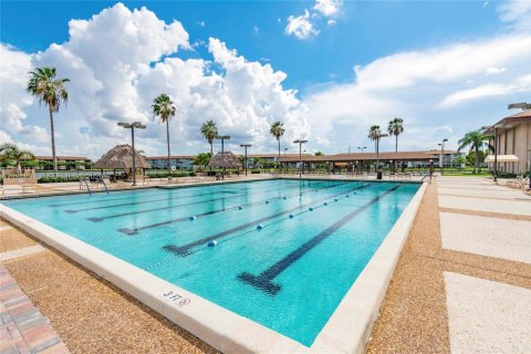 Condo in Pembroke Pines, Florida, 1 bedroom № 2020359 - photo 11