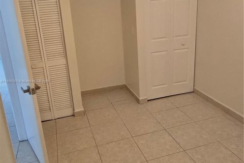 Condo in Miami, Florida, 3 bedrooms  № 1739166 - photo 22