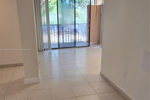Condo in Miami, Florida, 3 bedrooms  № 1739166 - photo 6
