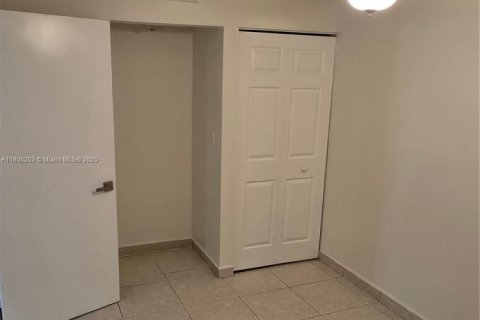 Condo in Miami, Florida, 3 bedrooms  № 1739166 - photo 23