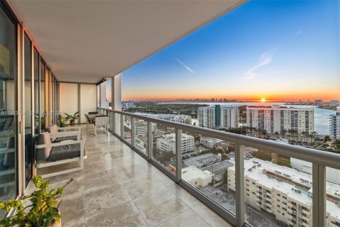 Copropriété à vendre à Miami Beach, Floride: 2 chambres, 96.15 m2 № 2001171 - photo 2
