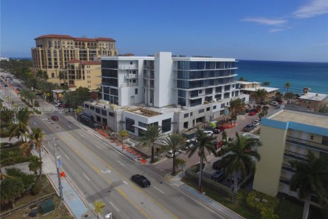 Copropriété à vendre à Hollywood, Floride: 1 chambre, 47.57 m2 № 2029846 - photo 2