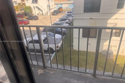 Copropriété à vendre à Hollywood, Floride: 1 chambre, 47.57 m2 № 2029846 - photo 11