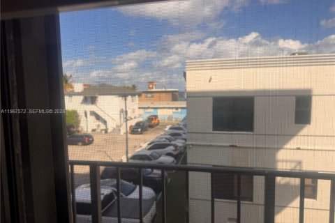 Copropriété à vendre à Hollywood, Floride: 1 chambre, 47.57 m2 № 2029846 - photo 12