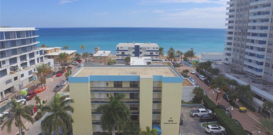 Condo à Hollywood, Floride, 1 chambre  № 2029846