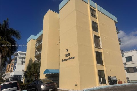 Copropriété à vendre à Hollywood, Floride: 1 chambre, 47.57 m2 № 2029846 - photo 3