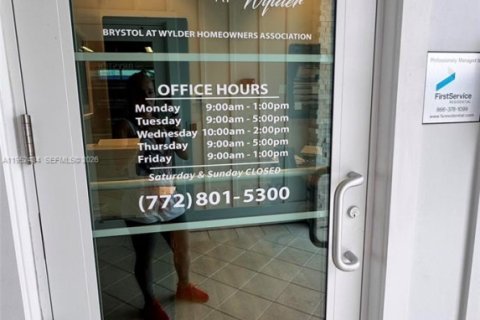 House in Port St. Lucie, Florida 3 bedrooms, 153.66 sq.m. № 2006668 - photo 4