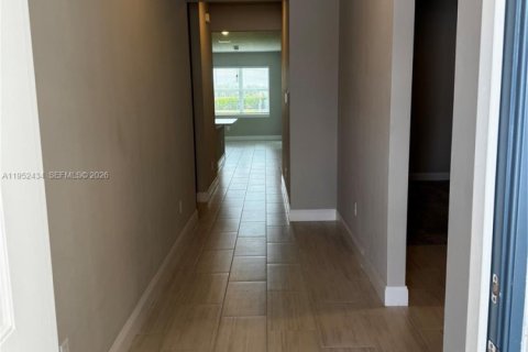 House in Port St. Lucie, Florida 3 bedrooms, 153.66 sq.m. № 2006668 - photo 29