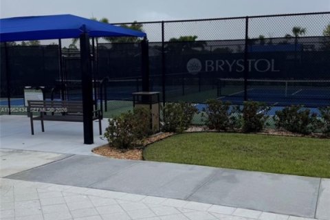 House in Port St. Lucie, Florida 3 bedrooms, 153.66 sq.m. № 2006668 - photo 5