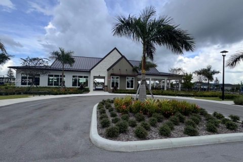 House in Port St. Lucie, Florida 3 bedrooms, 153.66 sq.m. № 2006668 - photo 3