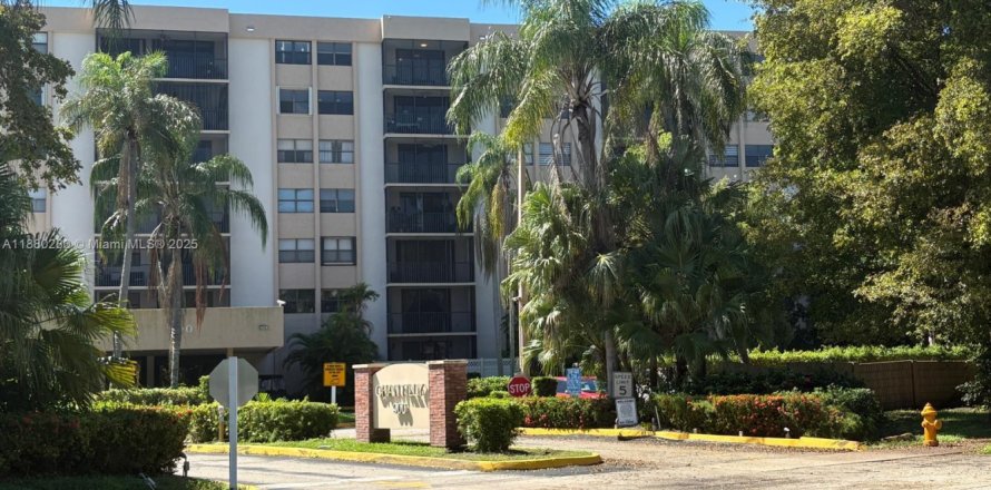 Condo in Miami, Florida, 2 bedrooms  № 1922321