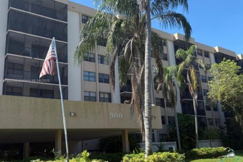 Condo in Miami, Florida, 2 bedrooms  № 1922321 - photo 2