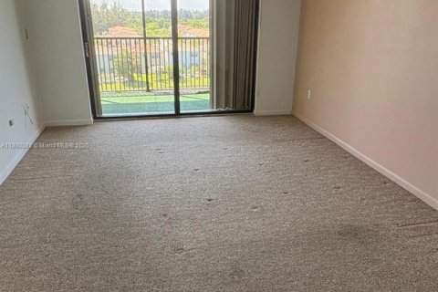 Condo in Miami, Florida, 2 bedrooms  № 1922321 - photo 7