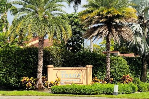 Condo in Royal Palm Beach, Florida, 2 bedrooms  № 2288530 - photo 2