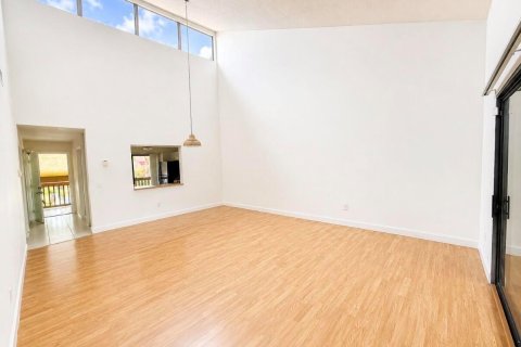 Condo in Royal Palm Beach, Florida, 2 bedrooms  № 2288530 - photo 6