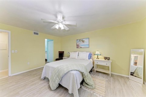 Condo in Bradenton, Florida, 2 bedrooms № 2150802 - photo 22