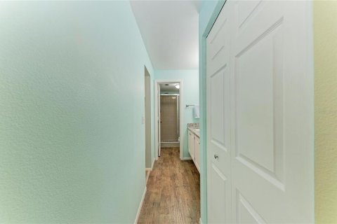 Condo in Bradenton, Florida, 2 bedrooms № 2150802 - photo 24