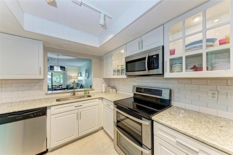 Condo in Bradenton, Florida, 2 bedrooms № 2150802 - photo 11