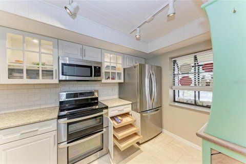Condo in Bradenton, Florida, 2 bedrooms № 2150802 - photo 10