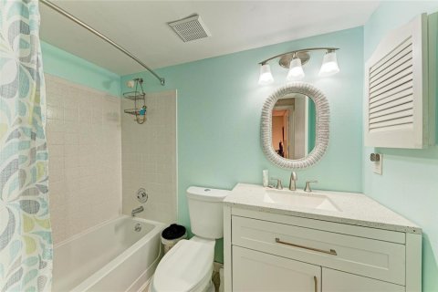 Condo in Bradenton, Florida, 2 bedrooms № 2150802 - photo 30