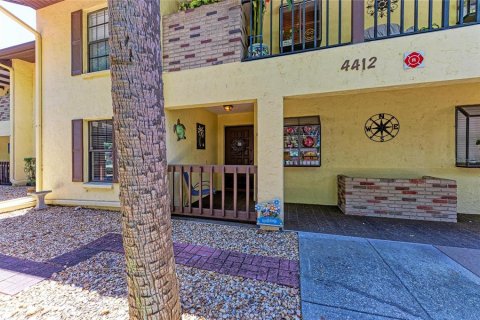 Condo in Bradenton, Florida, 2 bedrooms  № 2150802