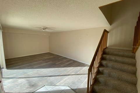 Touwnhouse à louer à Leesburg, Floride: 2 chambres, 119.66 m2 № 2098164 - photo 4