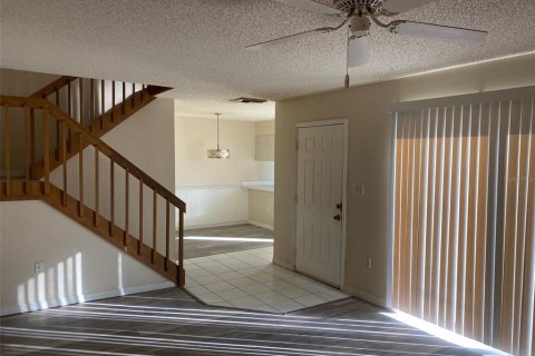 Touwnhouse à louer à Leesburg, Floride: 2 chambres, 119.66 m2 № 2098164 - photo 2