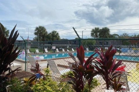 Touwnhouse à louer à Leesburg, Floride: 2 chambres, 119.66 m2 № 2098164 - photo 10