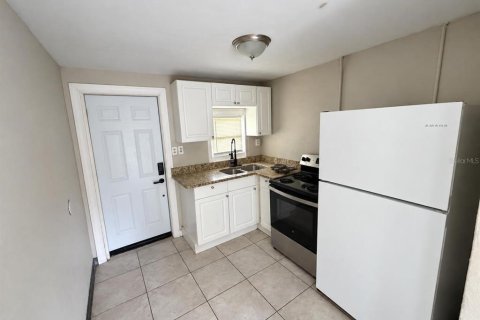 Immobilier commercial à vendre à Lakeland, Floride: 4 chambres, 101.82 m2 № 2403016 - photo 15