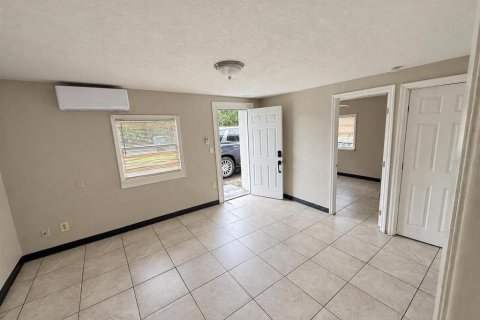Immobilier commercial à vendre à Lakeland, Floride: 4 chambres, 101.82 m2 № 2403016 - photo 14