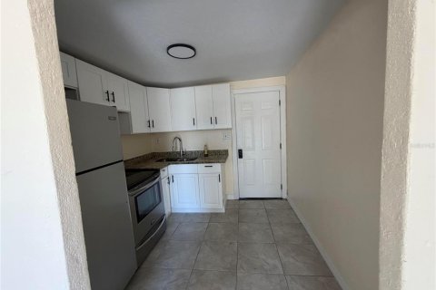 Immobilier commercial à vendre à Lakeland, Floride: 4 chambres, 101.82 m2 № 2403016 - photo 2