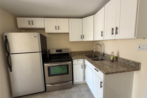 Immobilier commercial à vendre à Lakeland, Floride: 4 chambres, 101.82 m2 № 2403016 - photo 7