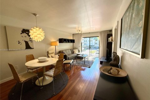 Condominio en alquiler en Miami Beach, Florida, 1 dormitorio, 68.75 m2 № 1953461 - foto 8