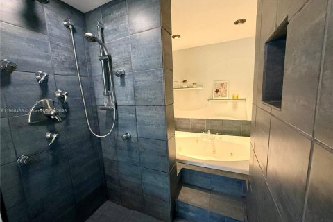 Condominio en alquiler en Miami Beach, Florida, 1 dormitorio, 68.75 m2 № 1953461 - foto 18