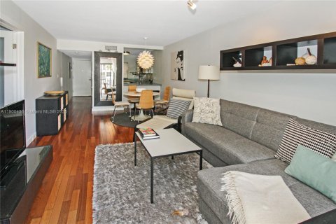 Condominio en alquiler en Miami Beach, Florida, 1 dormitorio, 68.75 m2 № 1953461 - foto 9