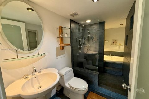 Condominio en alquiler en Miami Beach, Florida, 1 dormitorio, 68.75 m2 № 1953461 - foto 17
