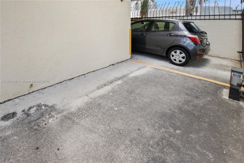 Condominio en alquiler en Miami Beach, Florida, 1 dormitorio, 68.75 m2 № 1953461 - foto 21