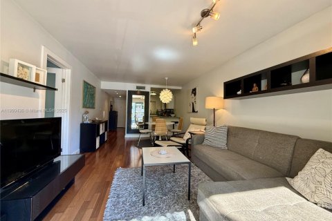 Condominio en alquiler en Miami Beach, Florida, 1 dormitorio, 68.75 m2 № 1953461 - foto 10