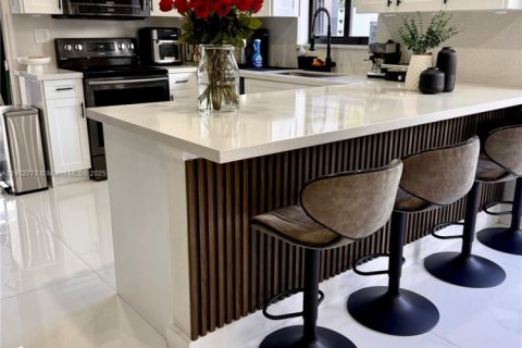 Villa ou maison à vendre à Miami, Floride: 3 chambres, 125.33 m2 № 1954208 - photo 3