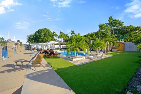 House in North Miami, Florida 3 bedrooms, 144.37 sq.m. № 1995558 - photo 19