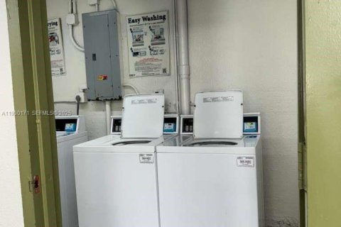 Снять в аренду кондоминиум в Санрайз, Флорида 2 спальни, 87.7м2, № 1988943 - фото 15