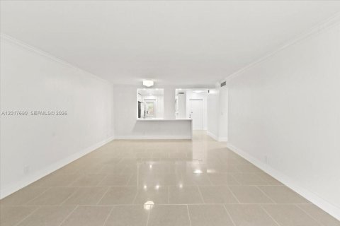 Copropriété à vendre à Hallandale Beach, Floride: 2 chambres, 101.45 m2 № 2087566 - photo 4