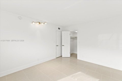 Copropriété à vendre à Hallandale Beach, Floride: 2 chambres, 101.45 m2 № 2087566 - photo 14