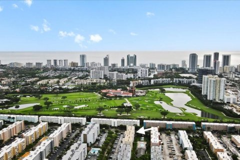 Copropriété à vendre à Hallandale Beach, Floride: 2 chambres, 101.45 m2 № 2087566 - photo 26