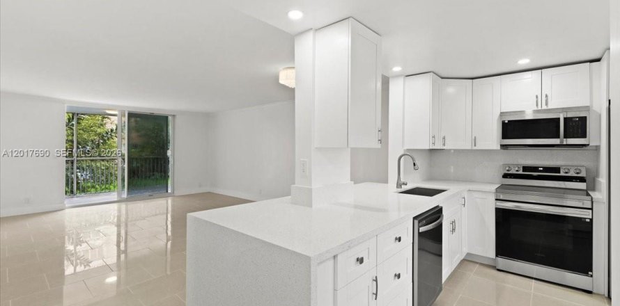 Condo à Hallandale Beach, Floride, 2 chambres  № 2087566