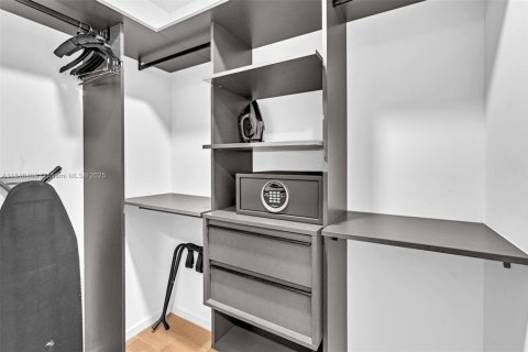 Copropriété à louer à Miami, Floride: 1 chambre, 41.06 m2 № 1845927 - photo 13